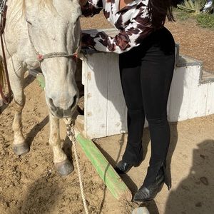 Black Zara pants with opening at bottom